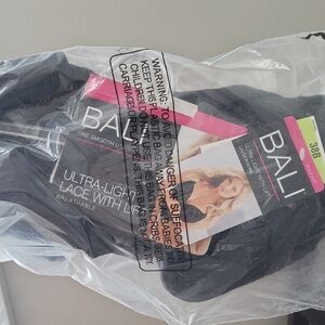 Bali Black Lace Bra with Ultra-Light Design